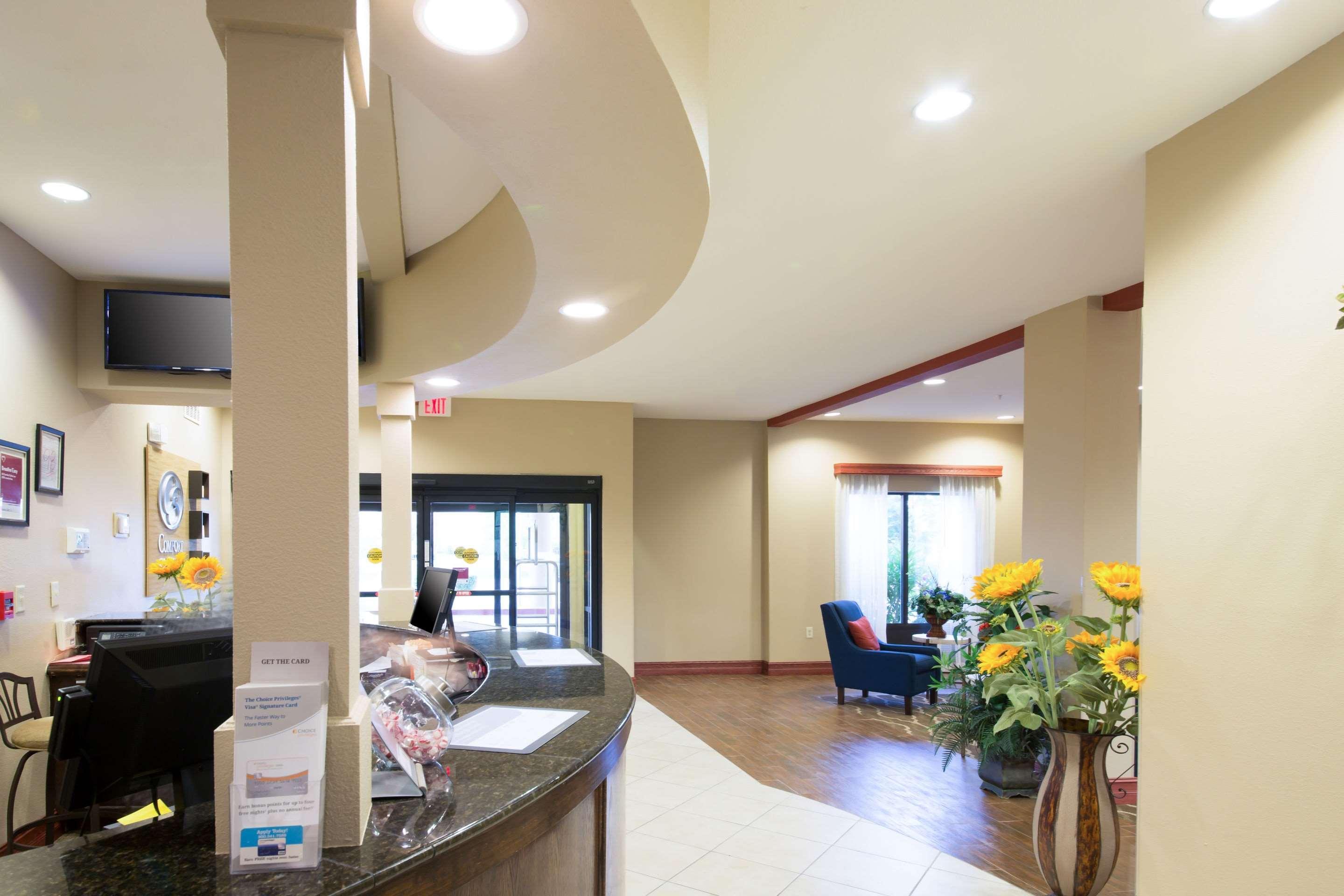 Comfort Suites Airport South Montgomery Extérieur photo